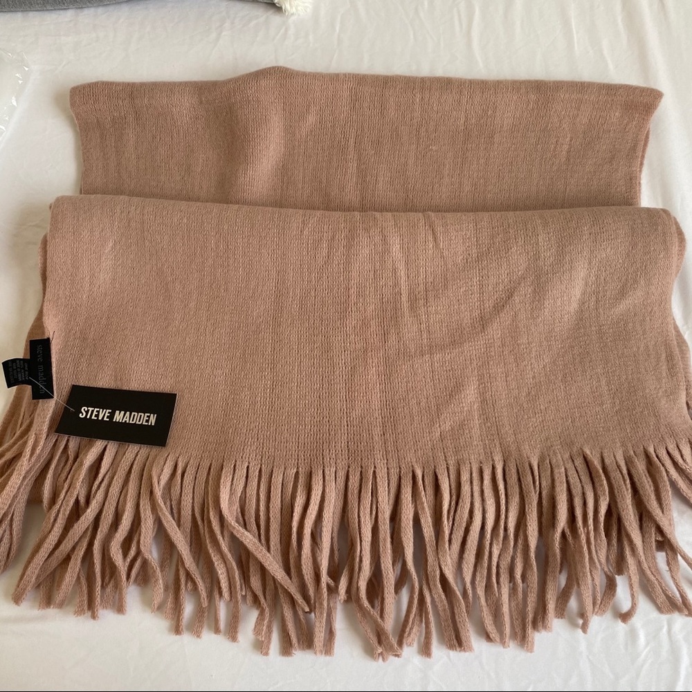 STEVE MADDEN blush super soft knit solid scarf